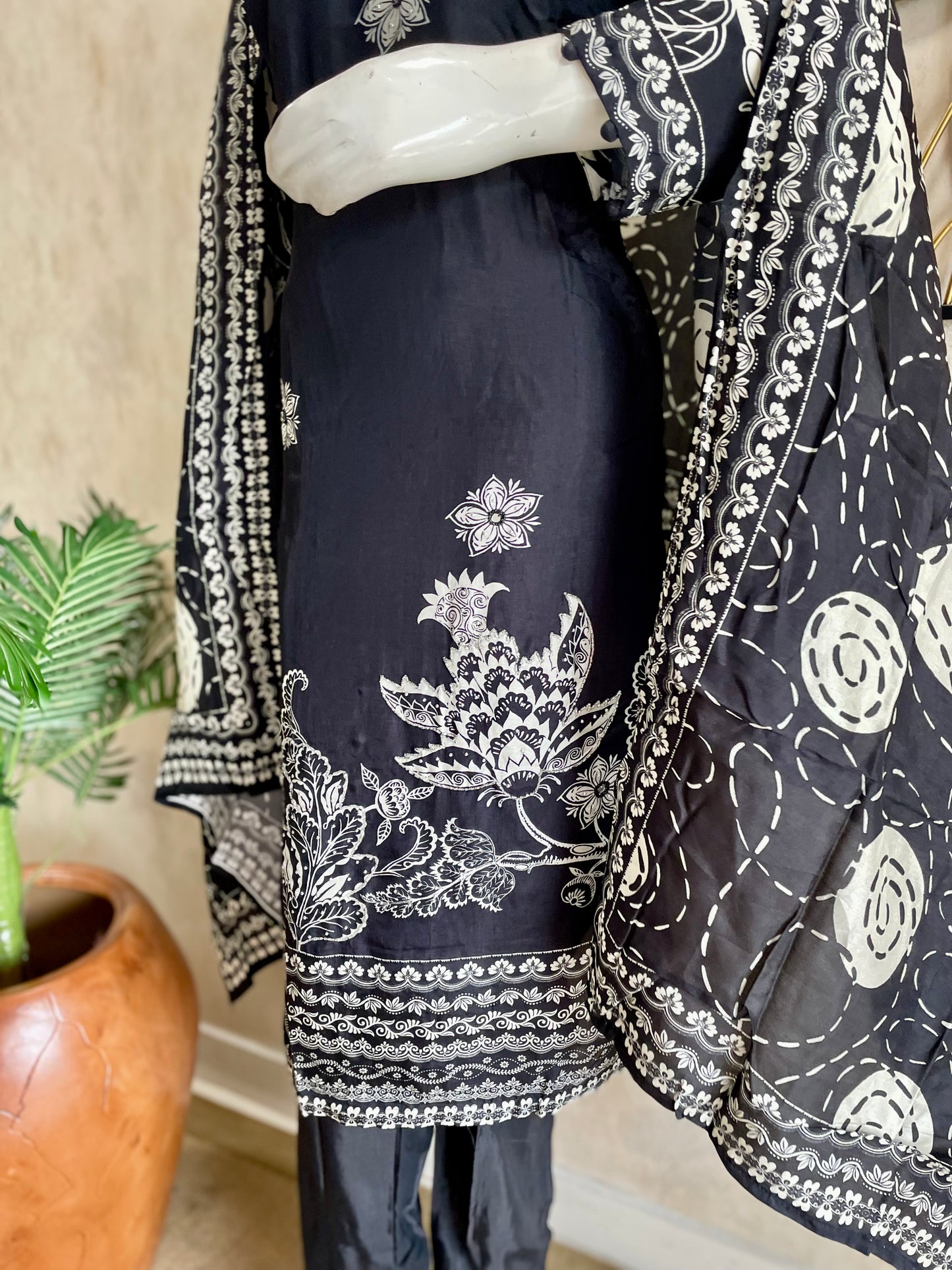 RaasRa Midnight Bloom — Black Silk Kurta Set with Handwork & Dupatta — view 6