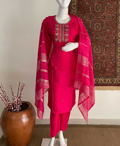 Zari Glam The Hot Pink Kurta Set