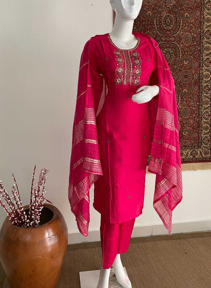 Zari Glam The Hot Pink Kurta Set