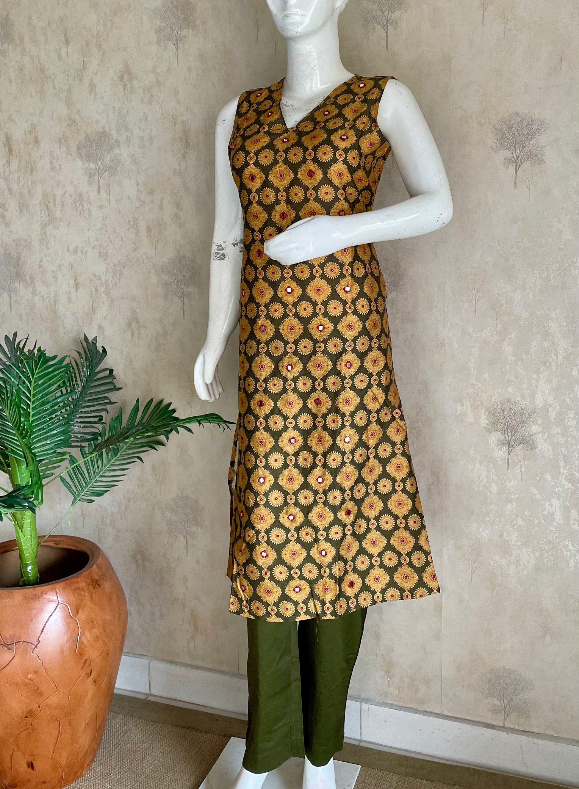 RaasRa Golden Geometry, Earthy Soul — Green Ajrakh Cotton Kurta Set — view 2