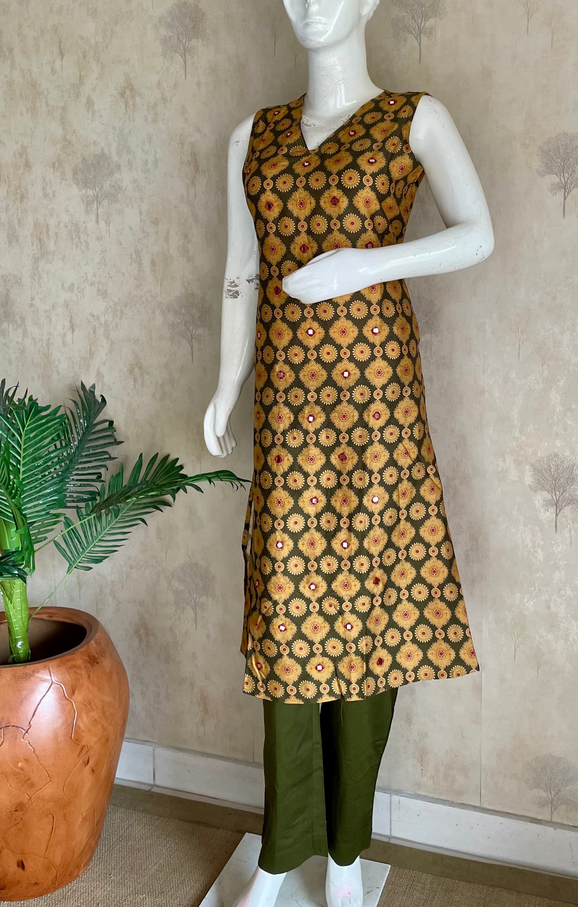RaasRa Golden Geometry, Earthy Soul — Green Ajrakh Cotton Kurta Set — view 3