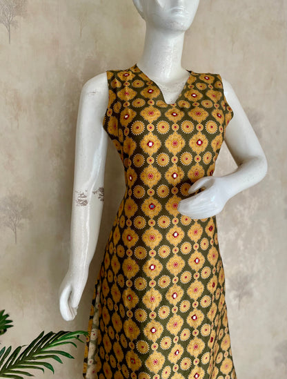 RaasRa Golden Geometry, Earthy Soul — Green Ajrakh Cotton Kurta Set — view 5