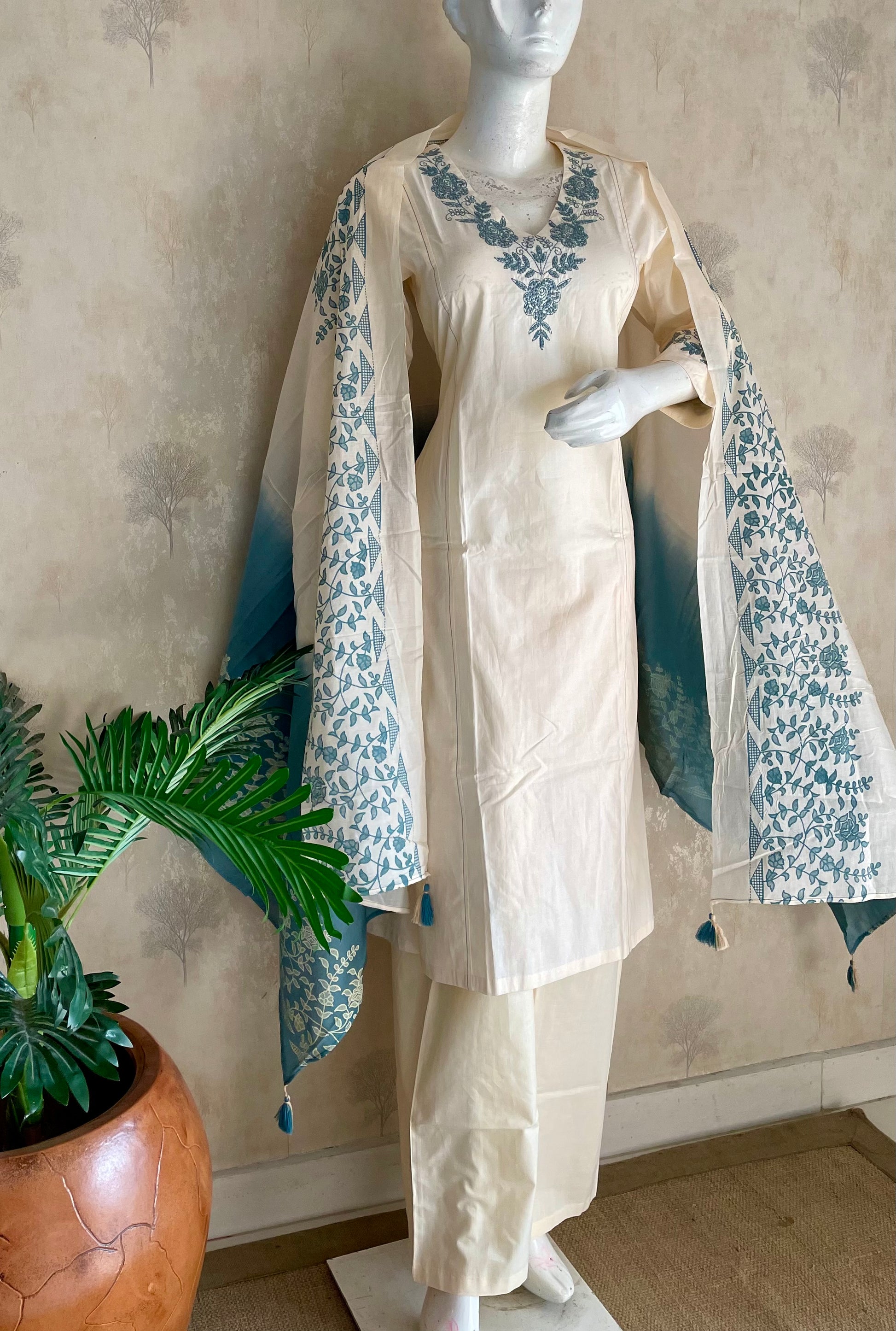 RaasRa Effortless Grace in Every Thread — Off White Cotton Embroidery Kurta Set — view 3