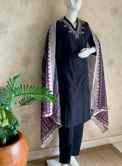 RaasRa Midnight Grace — Black Handloom Cotton Embroidered Kurta Set — view 3