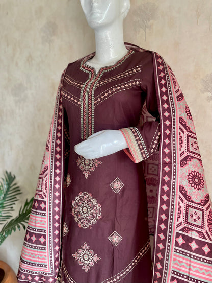 RaasRa Draped in Off- white Grandeur — Embroidered Rayon Cotton Kurta Set with Dupatta — view 8