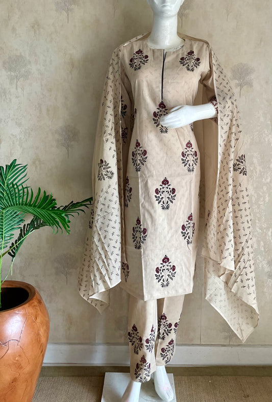 RaasRa off-white handblock cotton kurta set with dupatta and printed pants