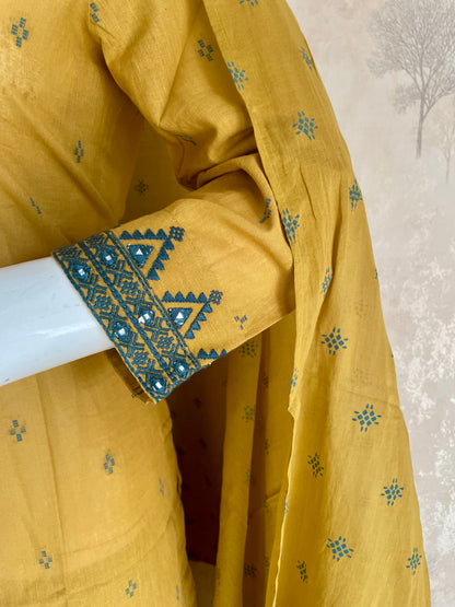 RaasRa Golden Hour Drape — Mustard Handloom Cotton Kurta Set with Embroidery — view 5