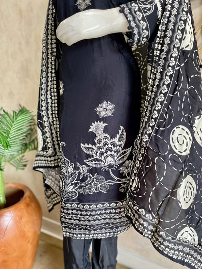 RaasRa Midnight Bloom — Black Silk Kurta Set with Handwork & Dupatta — view 6