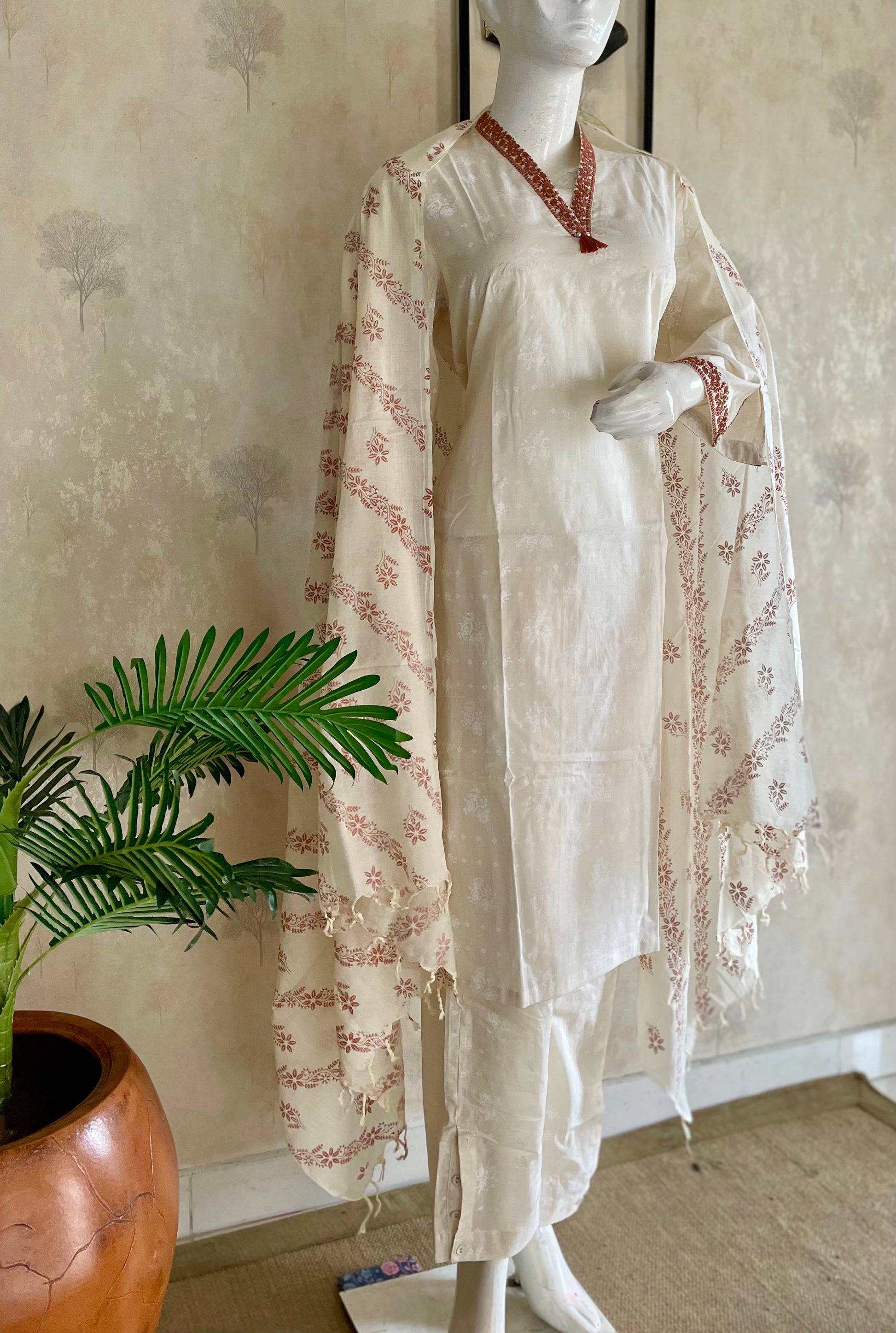 RaasRa Ivory Reverie — Off-White Cotton Kurta Set with Embroidery & Dupatta — view 3