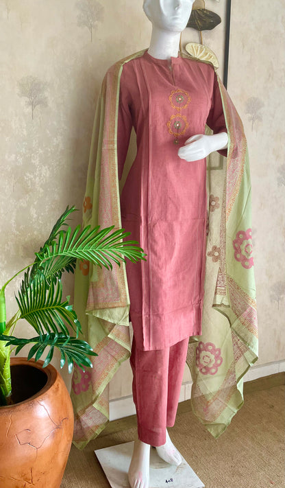 Blush Harmony Onion Pink Handloom Cotton Suit Set