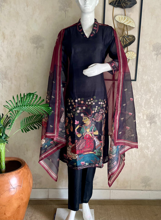 Black Linen Kurta Set with Tanchoi Print Kurta