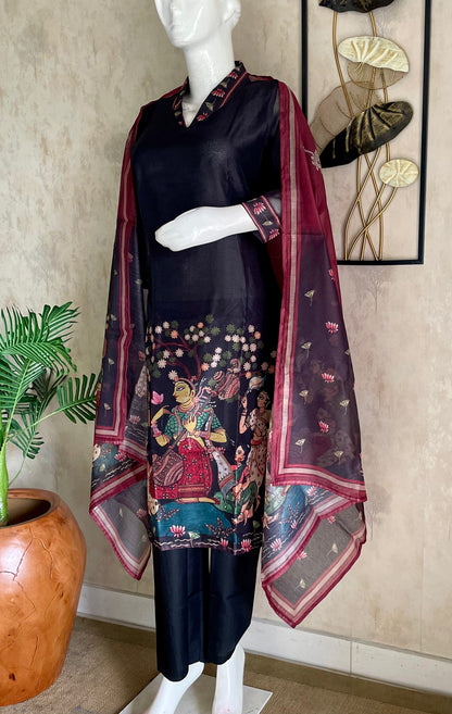 Black Linen Kurta Set with Tanchoi Print Kurta