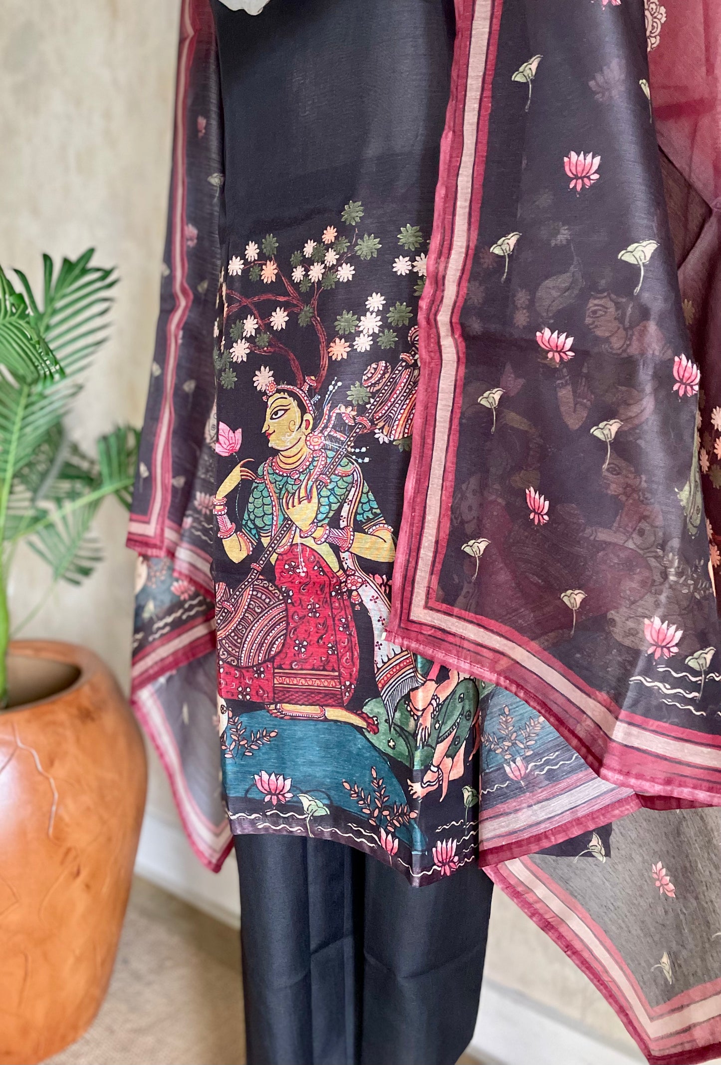 Black Linen Kurta Set with Tanchoi Print Kurta
