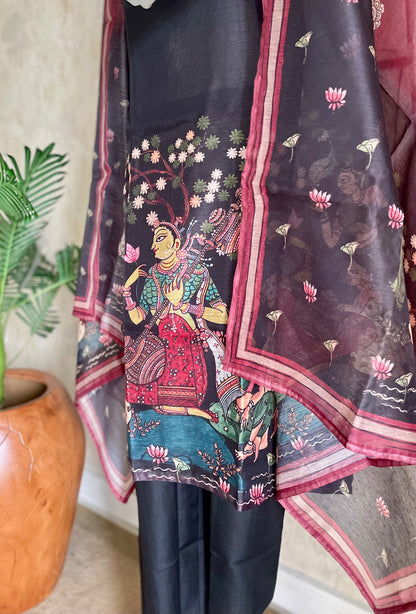 Black Linen Kurta Set with Tanchoi Print Kurta