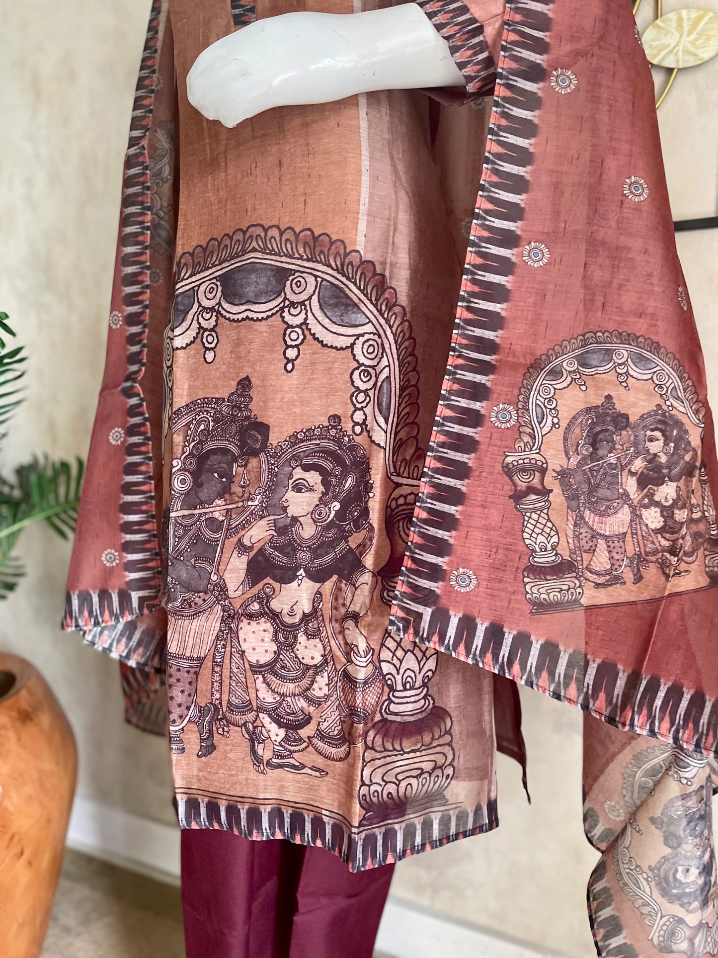 Linen Kurta Set with Tanchoi Print Kurta Set