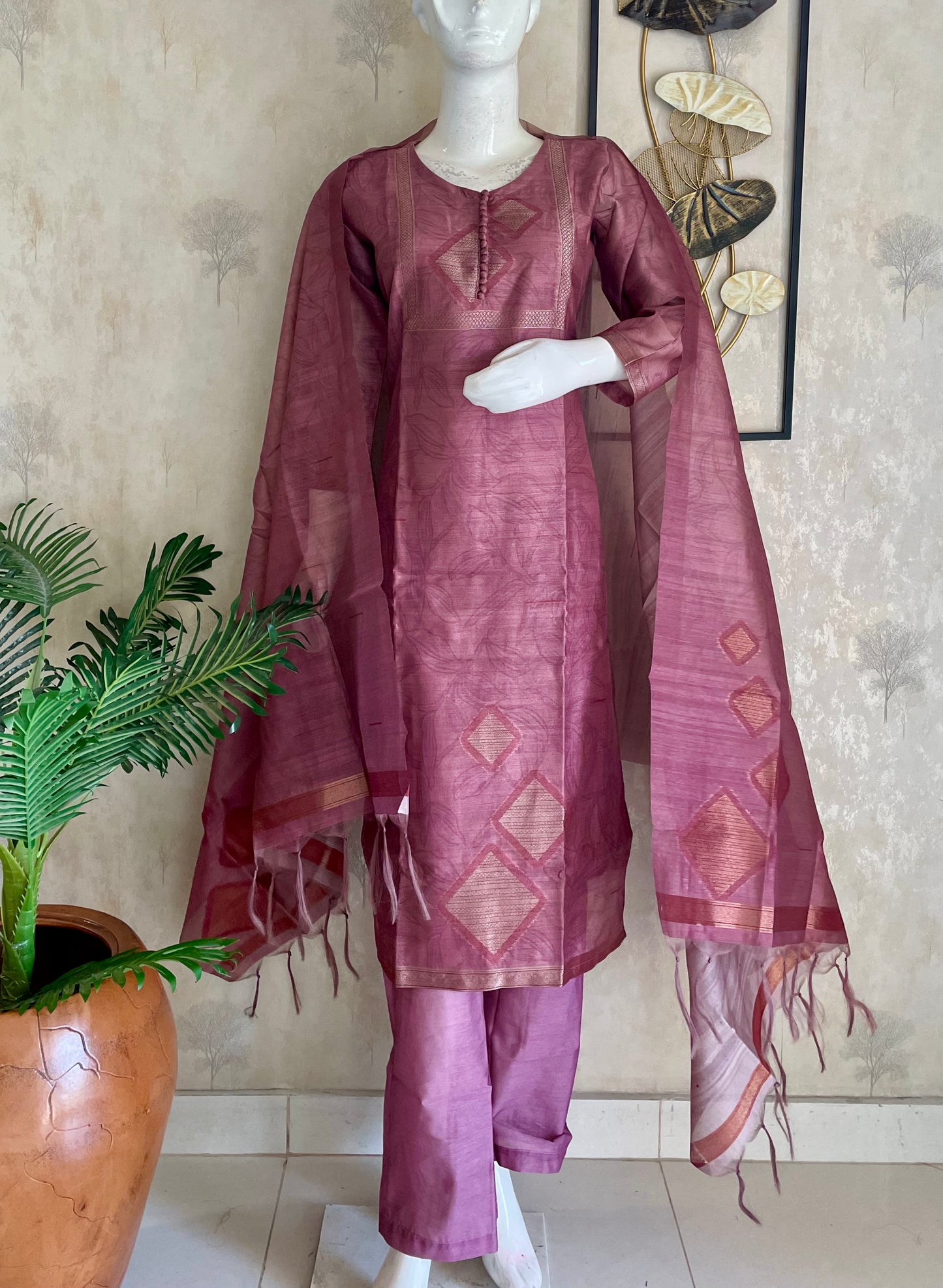 Pinkish Wine Tussar Silk Kurta Set with Tussar Silk Dupatta