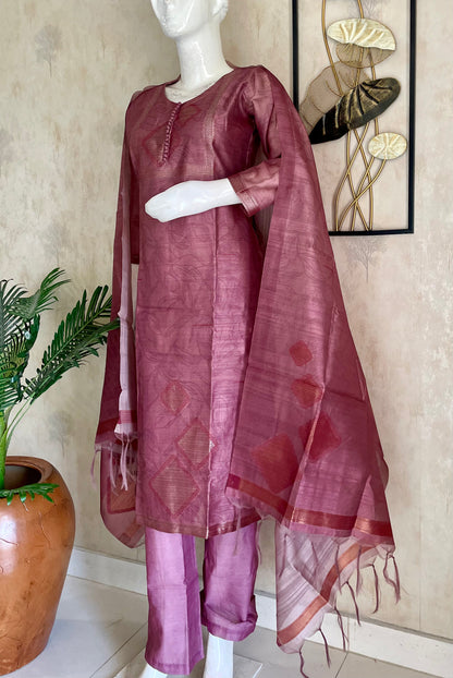 Pinkish Wine Tussar Silk Kurta Set with Tussar Silk Dupatta