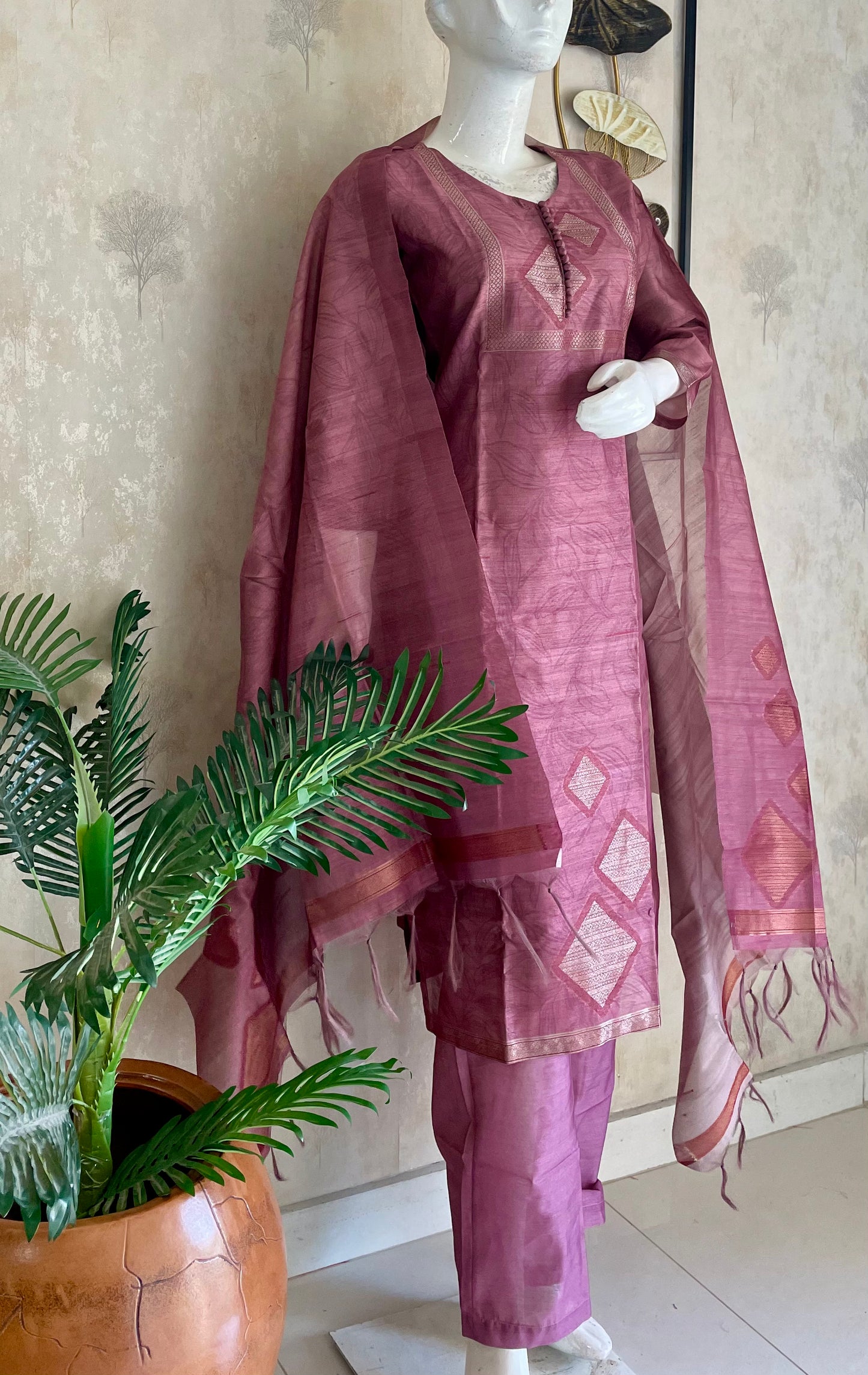 Pinkish Wine Tussar Silk Kurta Set with Tussar Silk Dupatta