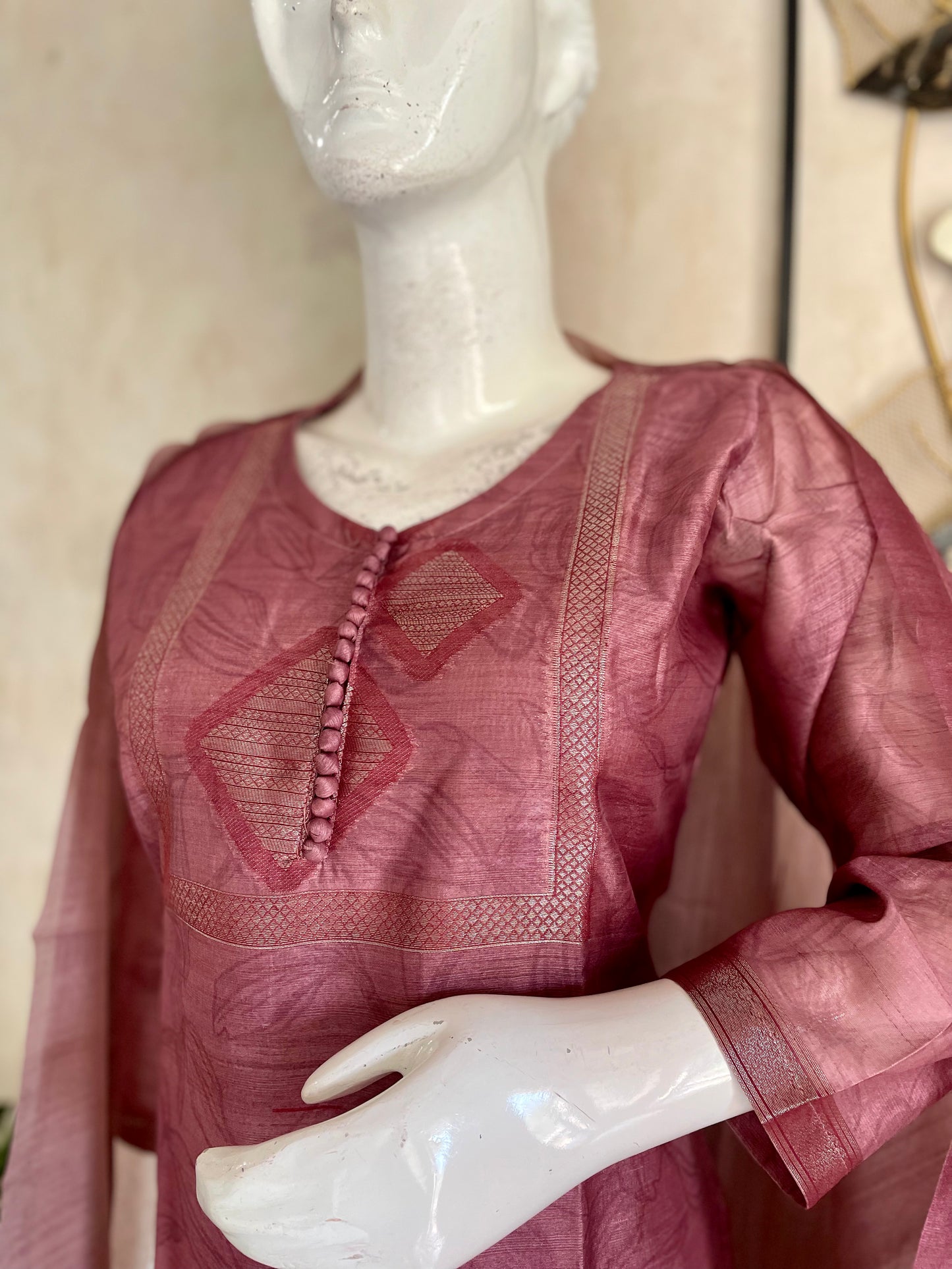 Pinkish Wine Tussar Silk Kurta Set with Tussar Silk Dupatta