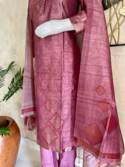Pinkish Wine Tussar Silk Kurta Set with Tussar Silk Dupatta