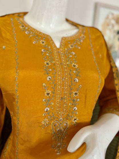 Mustard Magic: A Silk Sensation