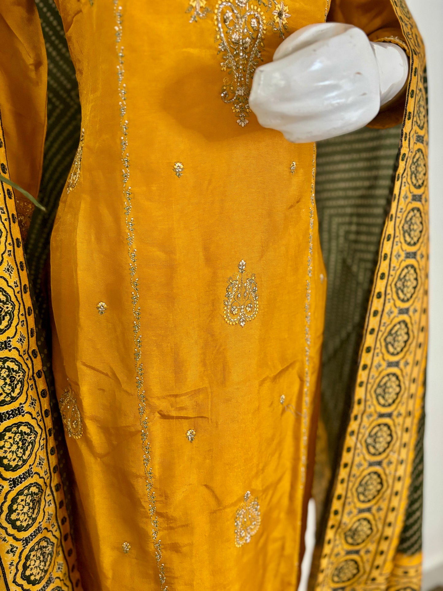 Mustard Magic: A Silk Sensation