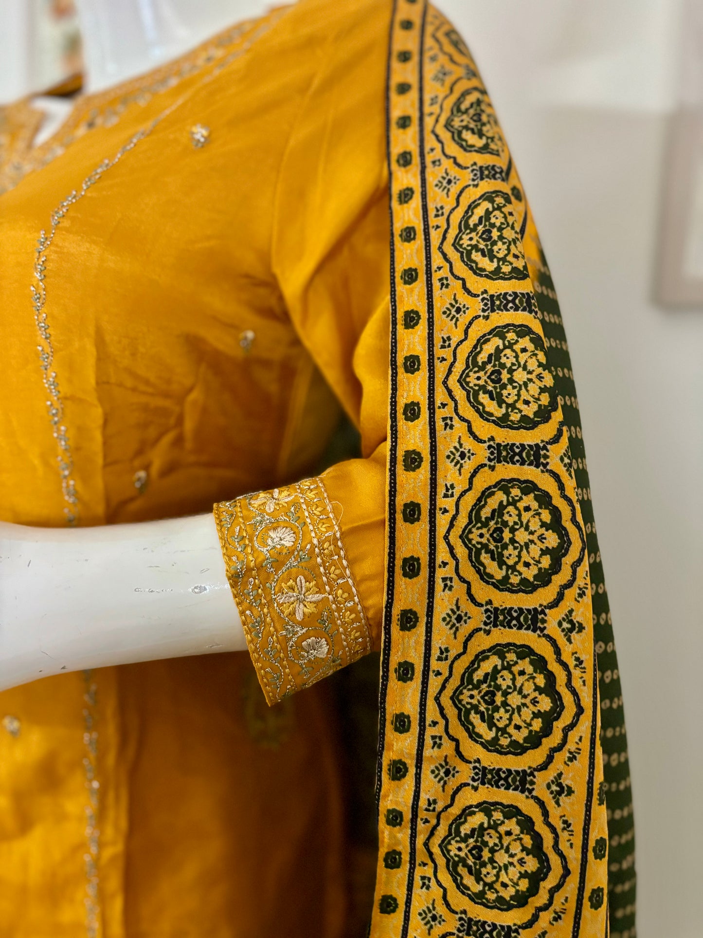 Mustard Magic: A Silk Sensation