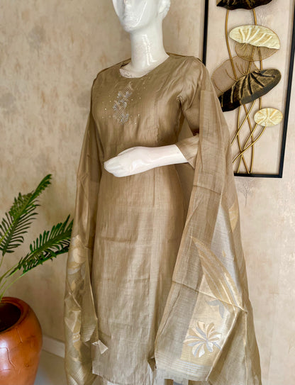 Golden Glow – Pure Banarasi Mul Chanderi A-Line Kurta Set