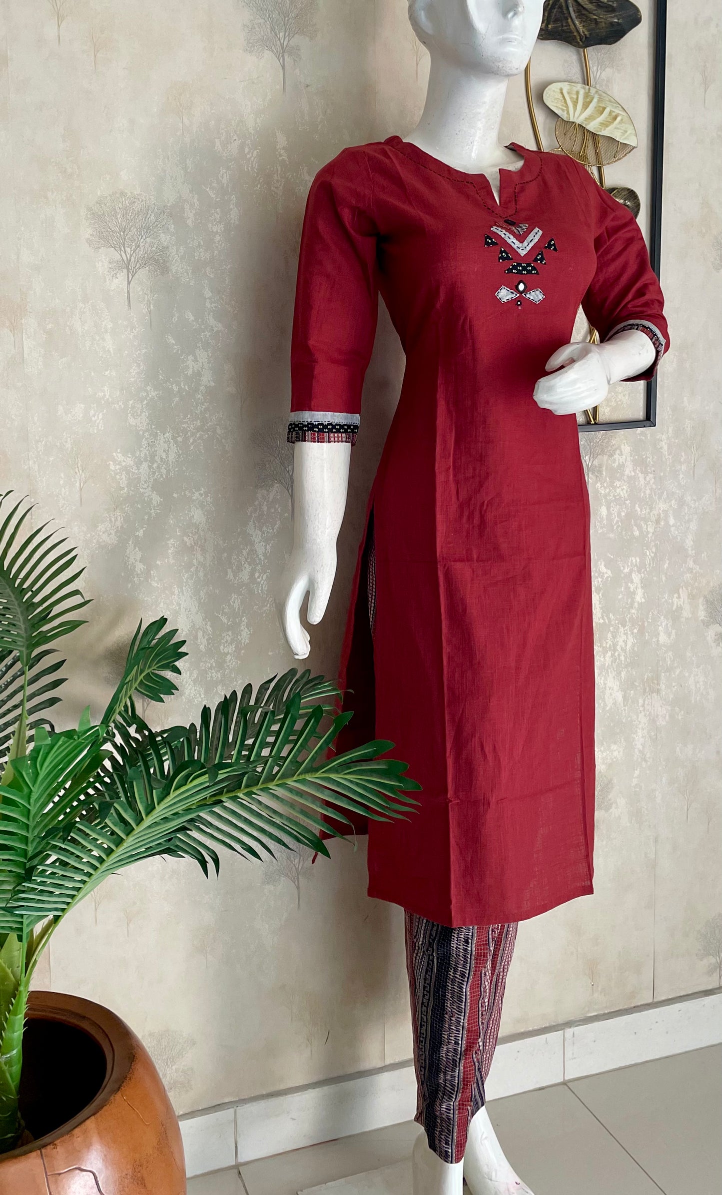 Mehroon Multicolour – Handloom Cotton Applique Kurta Set