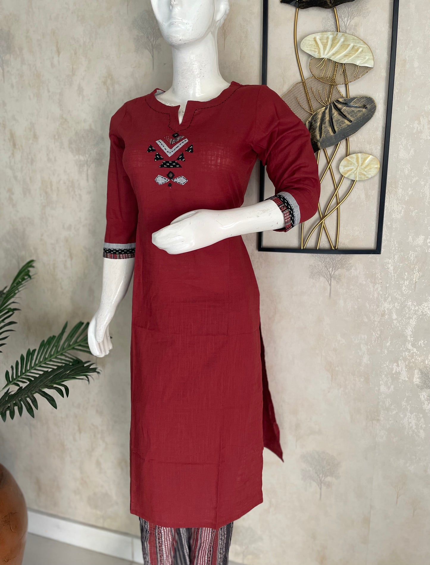Mehroon Multicolour – Handloom Cotton Applique Kurta Set
