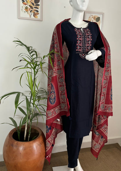 Navy Blue Elegance: Handloom Cotton Kurta Set