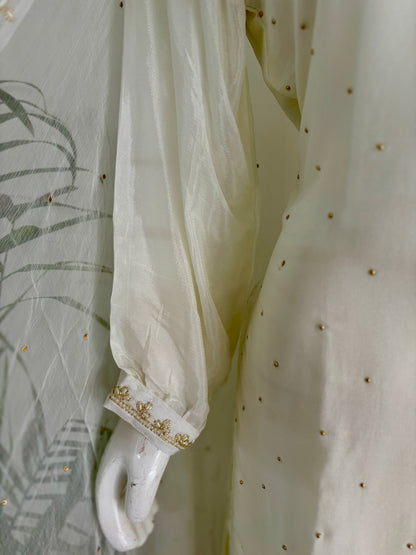 Pearl White Perfection: A Silk Symphony