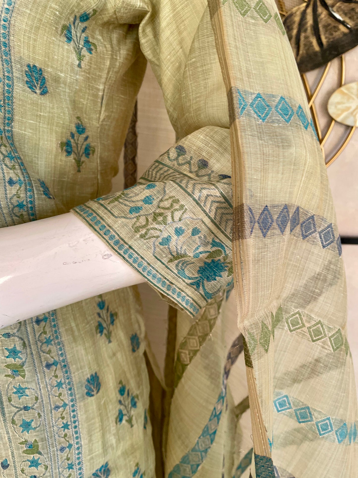 Lime Green Elegance – Kashmiri Jamdani Kurta Set