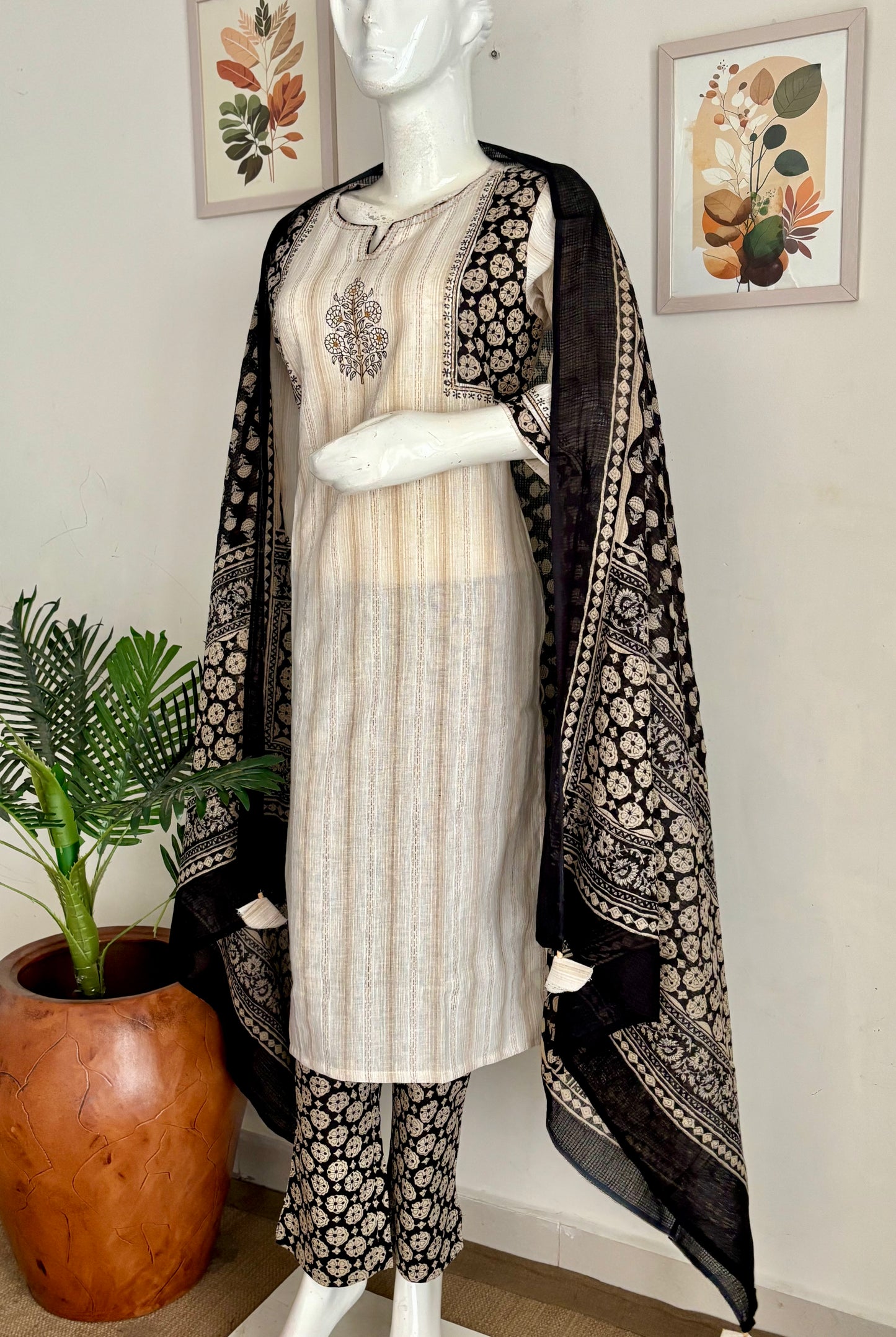 Elegant Harmony – Off-White Handloom Cotton Kurta Set