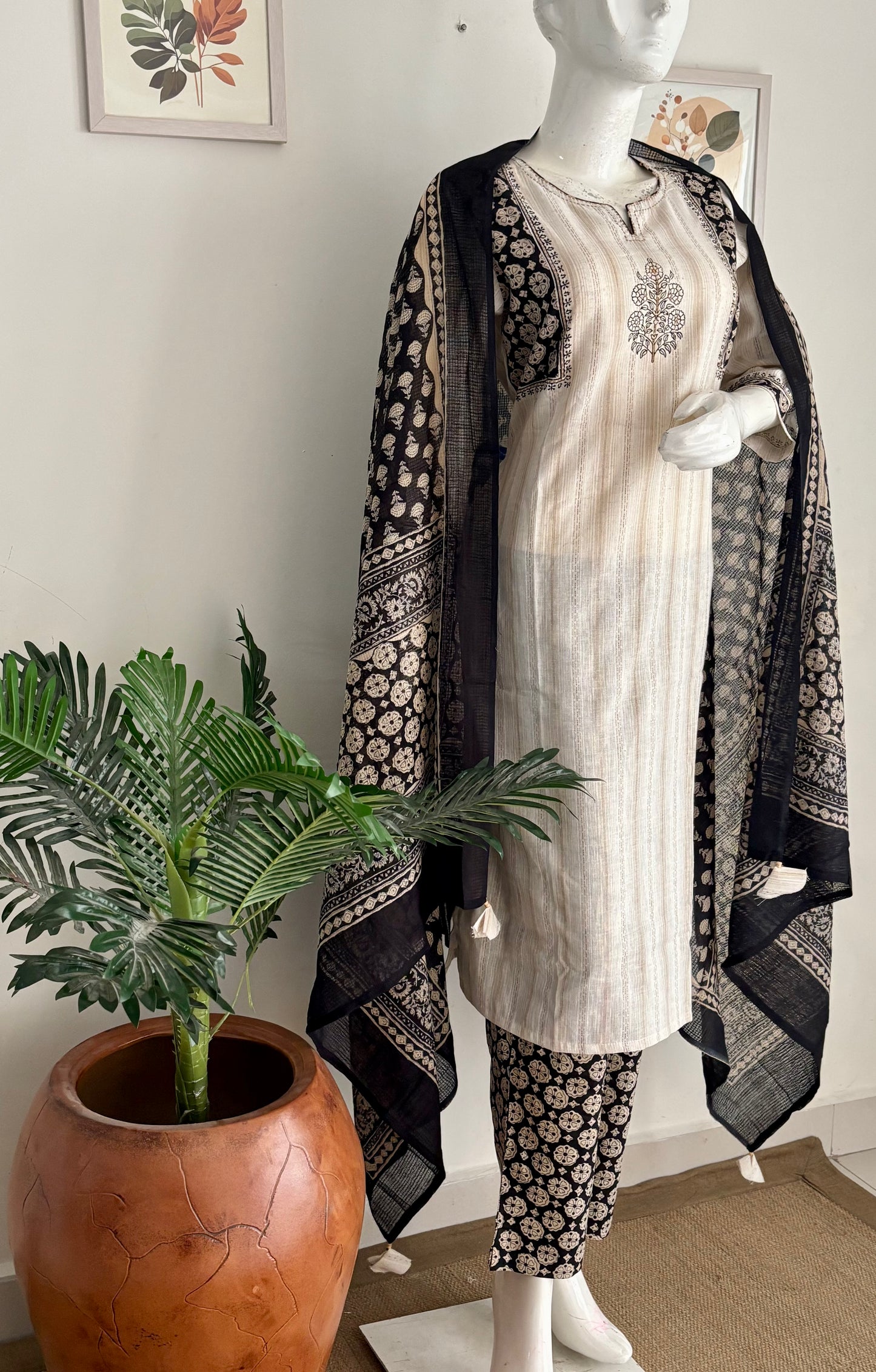 Elegant Harmony – Off-White Handloom Cotton Kurta Set