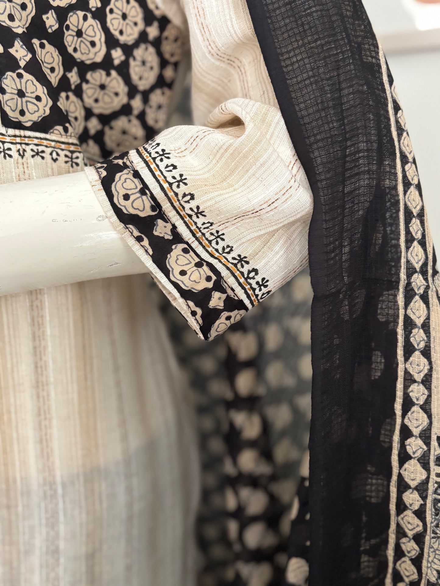 Elegant Harmony – Off-White Handloom Cotton Kurta Set
