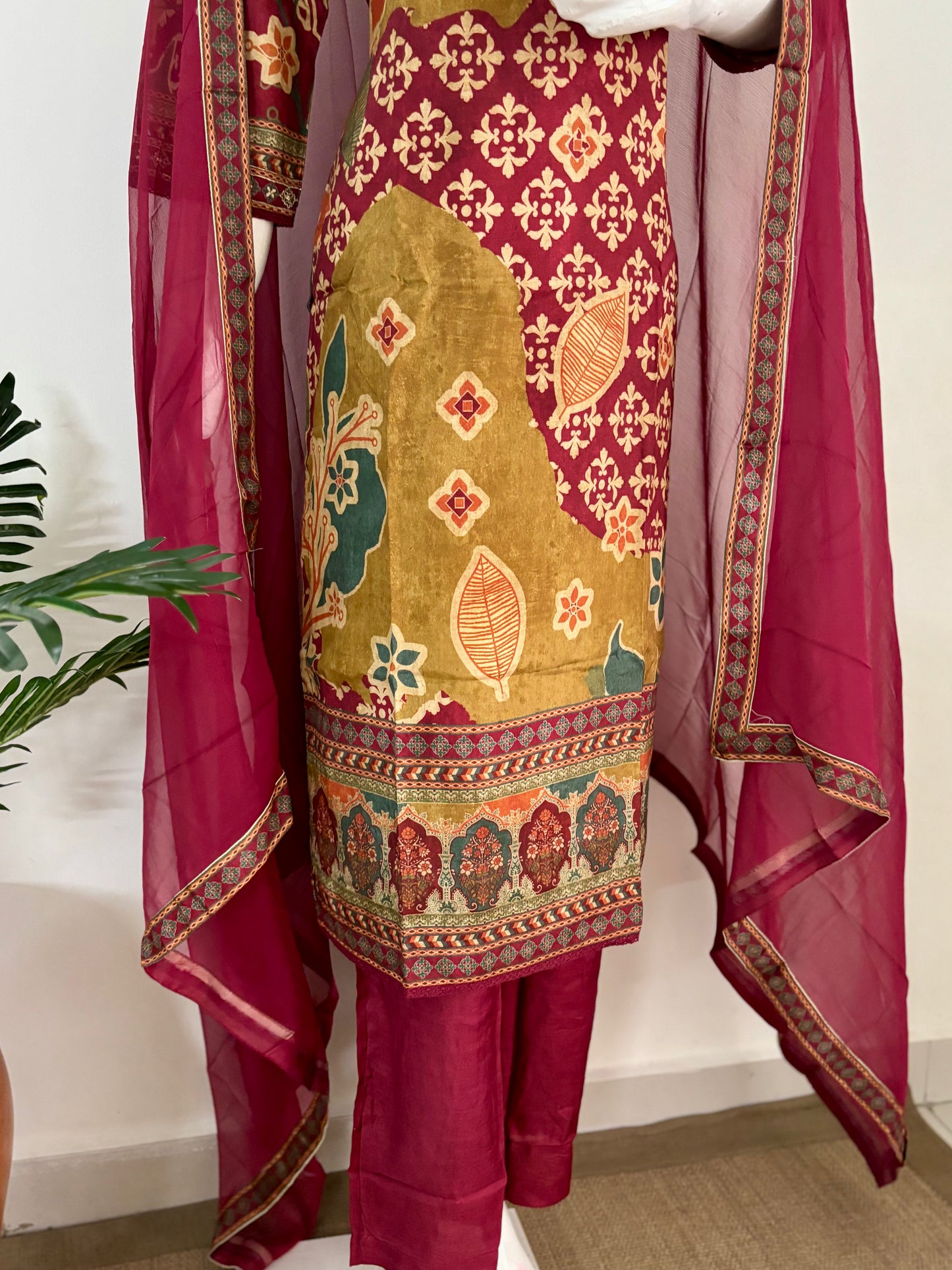 Zehra – Multishade Pure Silk Digital Print Kurta Set