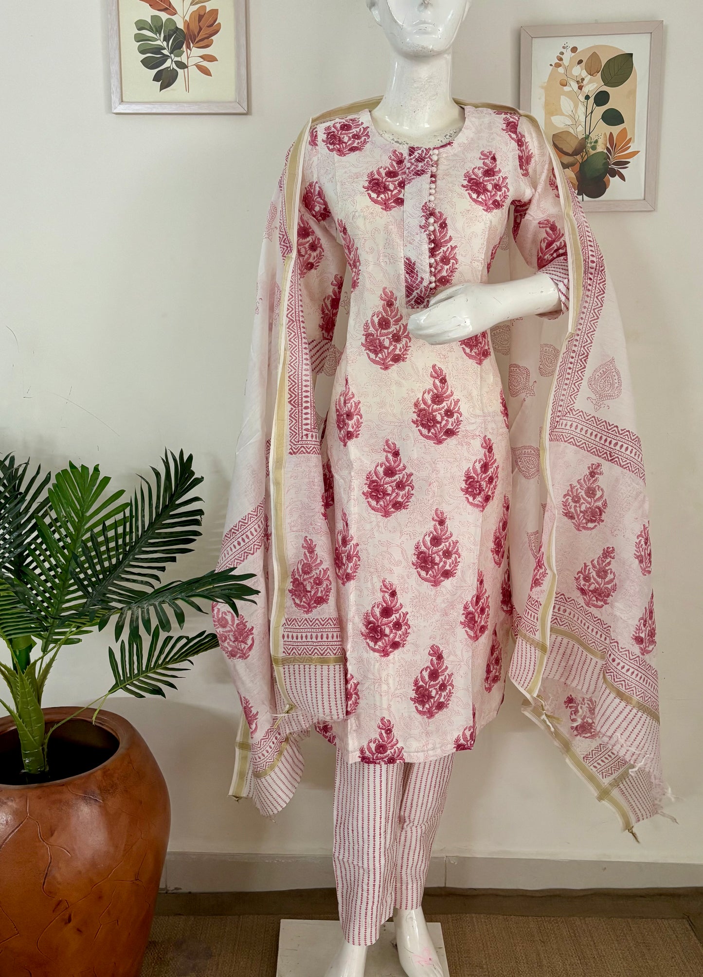Noor – White & Pink Mughal Handblock Maheshwari Silk Set"