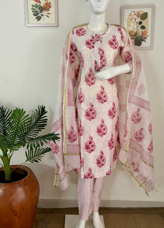 Noor – White & Pink Mughal Handblock Maheshwari Silk Set"