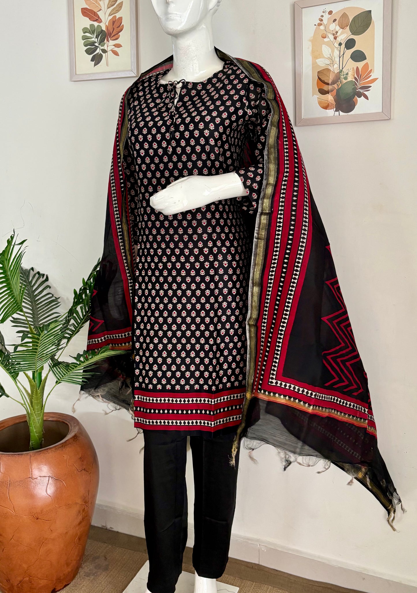 Black Elegance – Pure Maheshwari Silk Kurta Set with Bagh Print