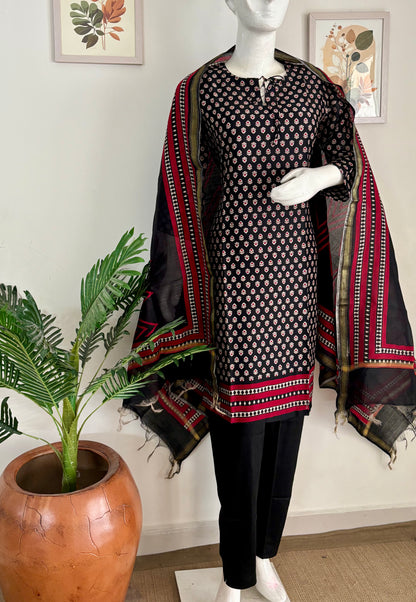 Black Elegance – Pure Maheshwari Silk Kurta Set with Bagh Print