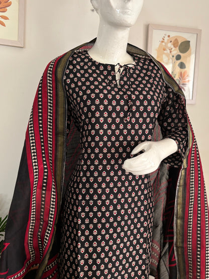 Black Elegance – Pure Maheshwari Silk Kurta Set with Bagh Print