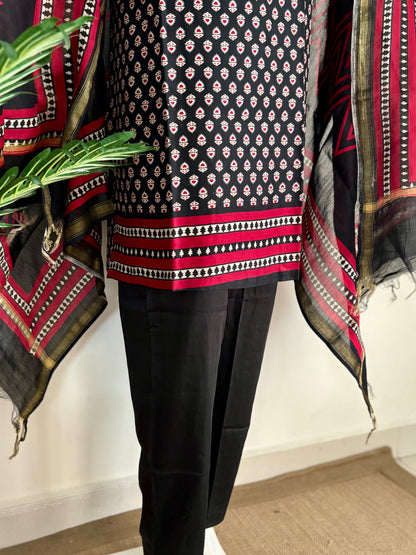 Black Elegance – Pure Maheshwari Silk Kurta Set with Bagh Print