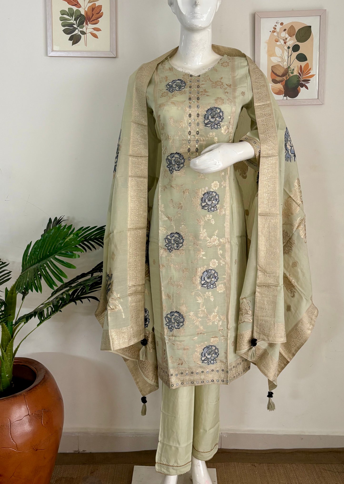 Pastel Green Silk Elegance – Banarasi & Jaamdani Kurta Set