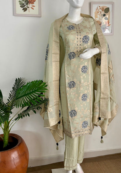 Pastel Green Silk Elegance – Banarasi & Jaamdani Kurta Set