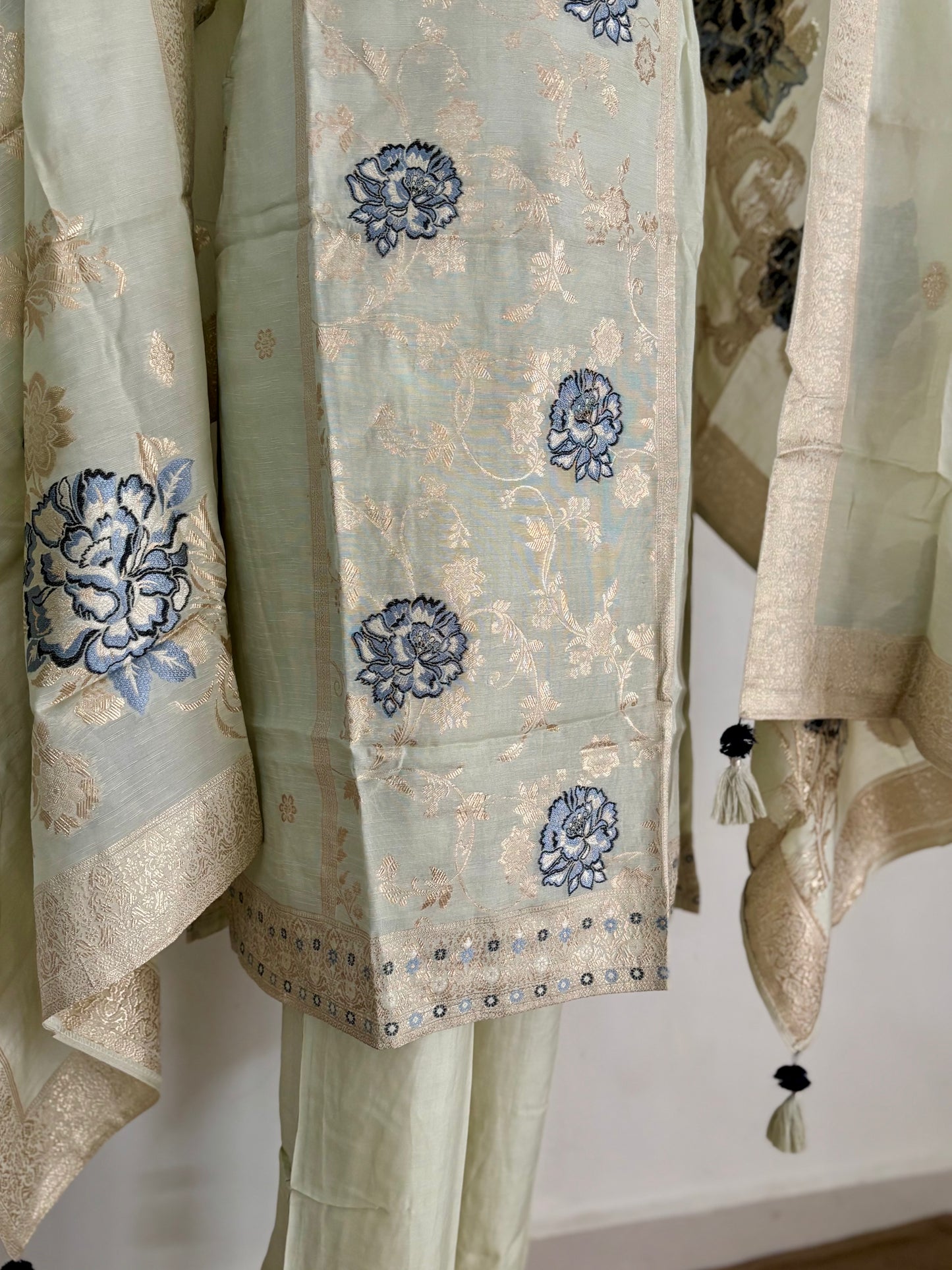 Pastel Green Silk Elegance – Banarasi & Jaamdani Kurta Set